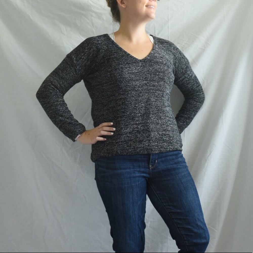 H&M V-Neck Sweater Size M